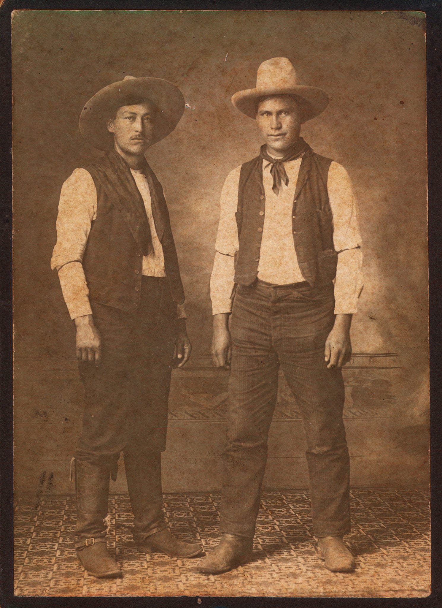 traditional cowboy clothing