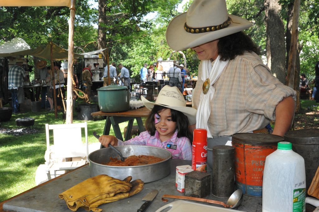 https://nationalcowboymuseum.org/wp-content/uploads/2021/04/chuckwagon-1024x681.jpg